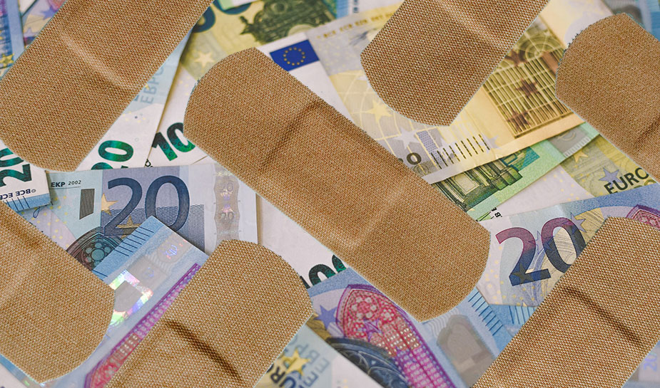 The pain of paying in a gambling environment